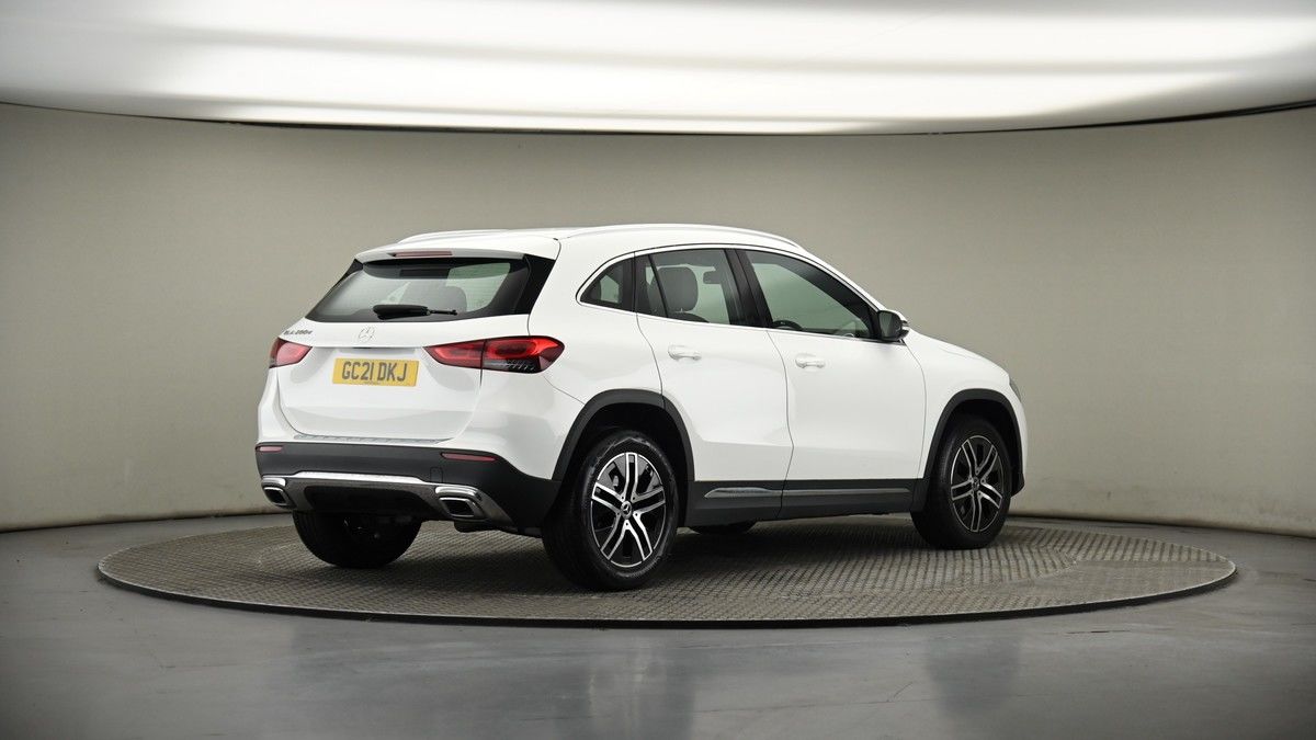 Mercedes-Benz GLA Image 7