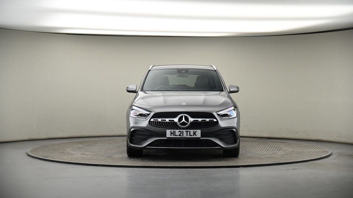 Mercedes-Benz GLA Image 17