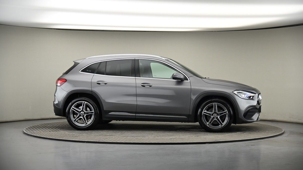 More views of Mercedes-Benz GLA
