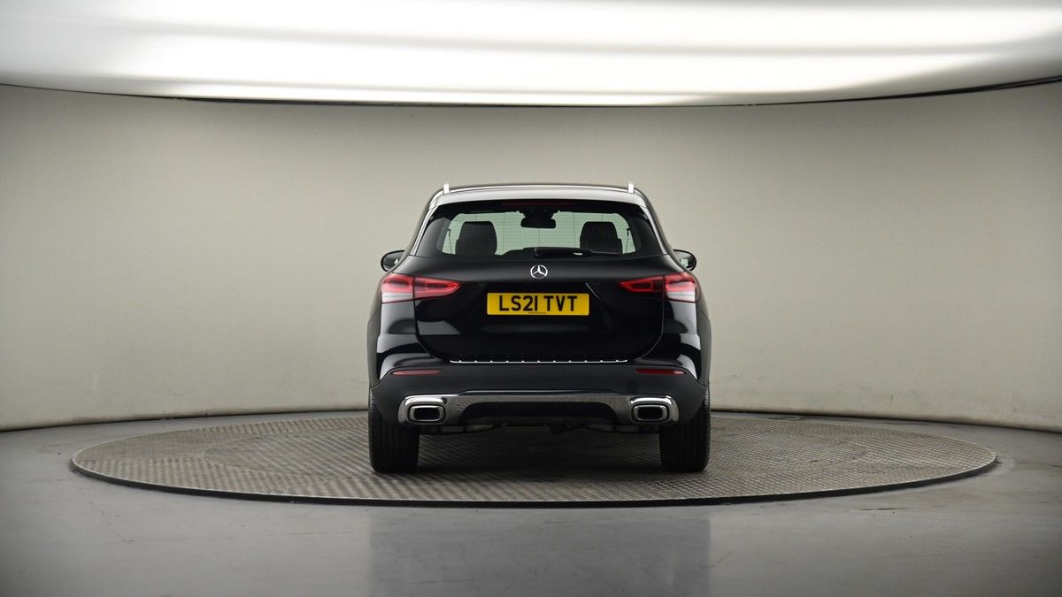 Mercedes-Benz GLA Image 16