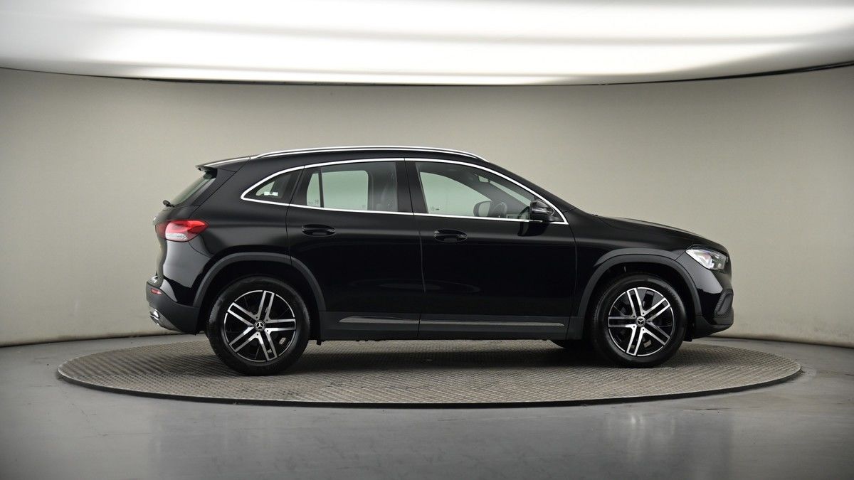More views of Mercedes-Benz GLA