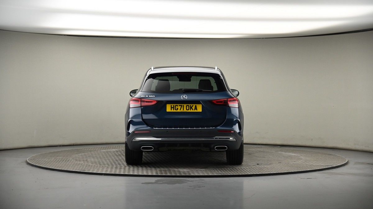 Mercedes-Benz GLA Image 17