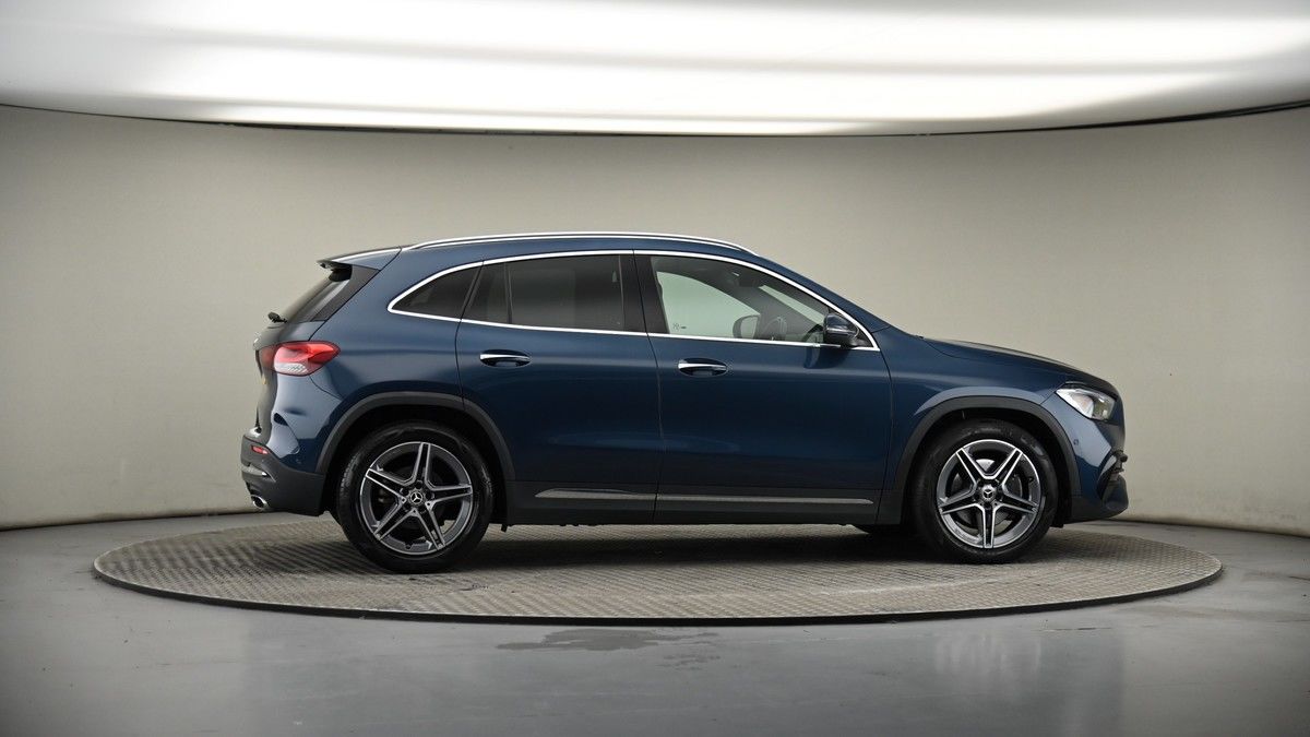 More views of Mercedes-Benz GLA