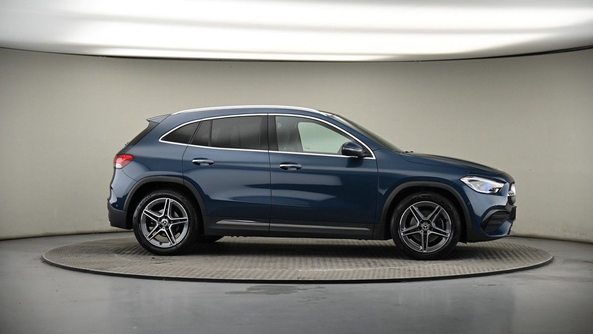 More views of Mercedes-Benz GLA