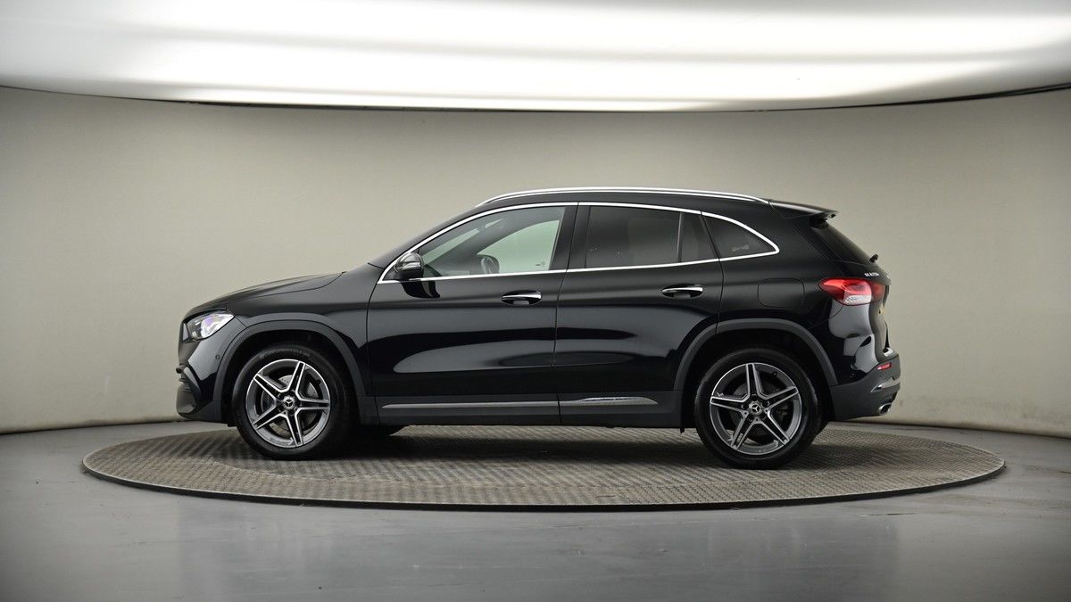More views of Mercedes-Benz GLA