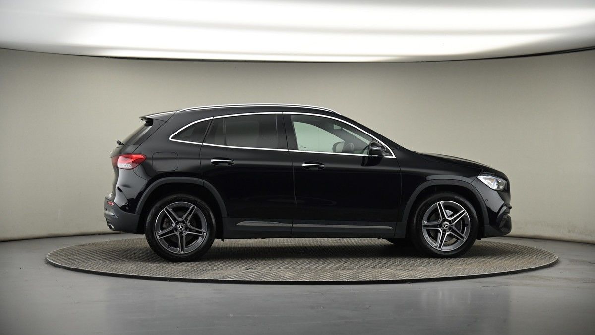 More views of Mercedes-Benz GLA
