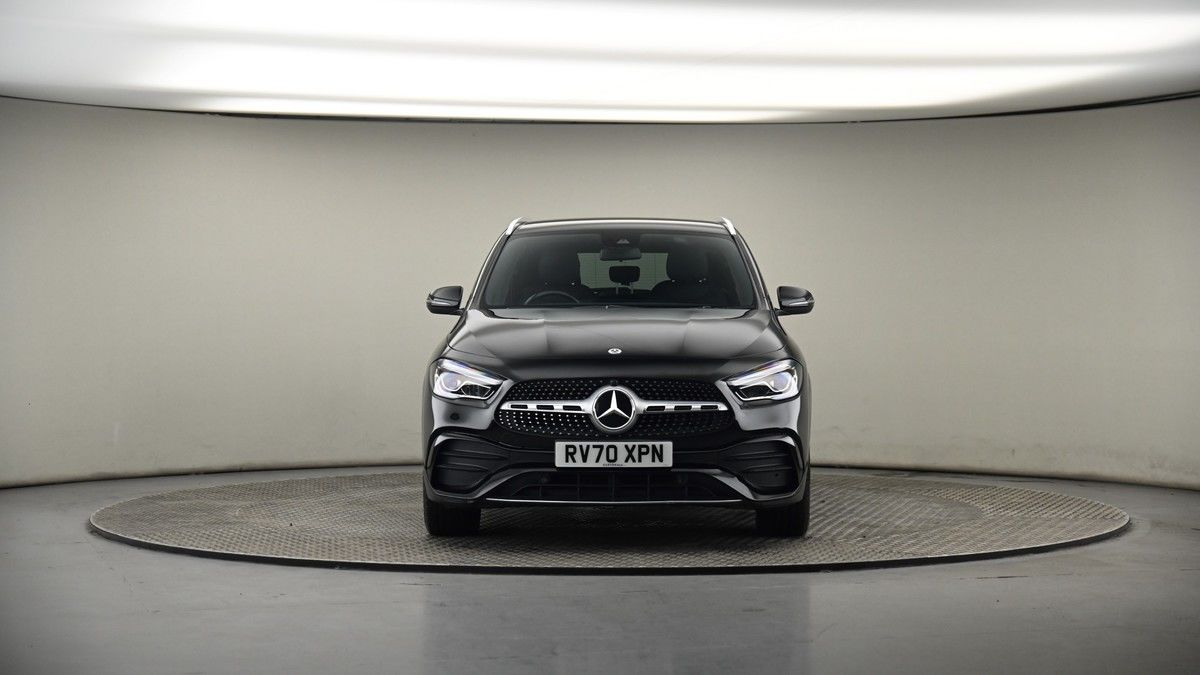 Mercedes-Benz GLA Image 16