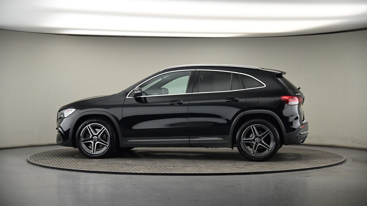 More views of Mercedes-Benz GLA