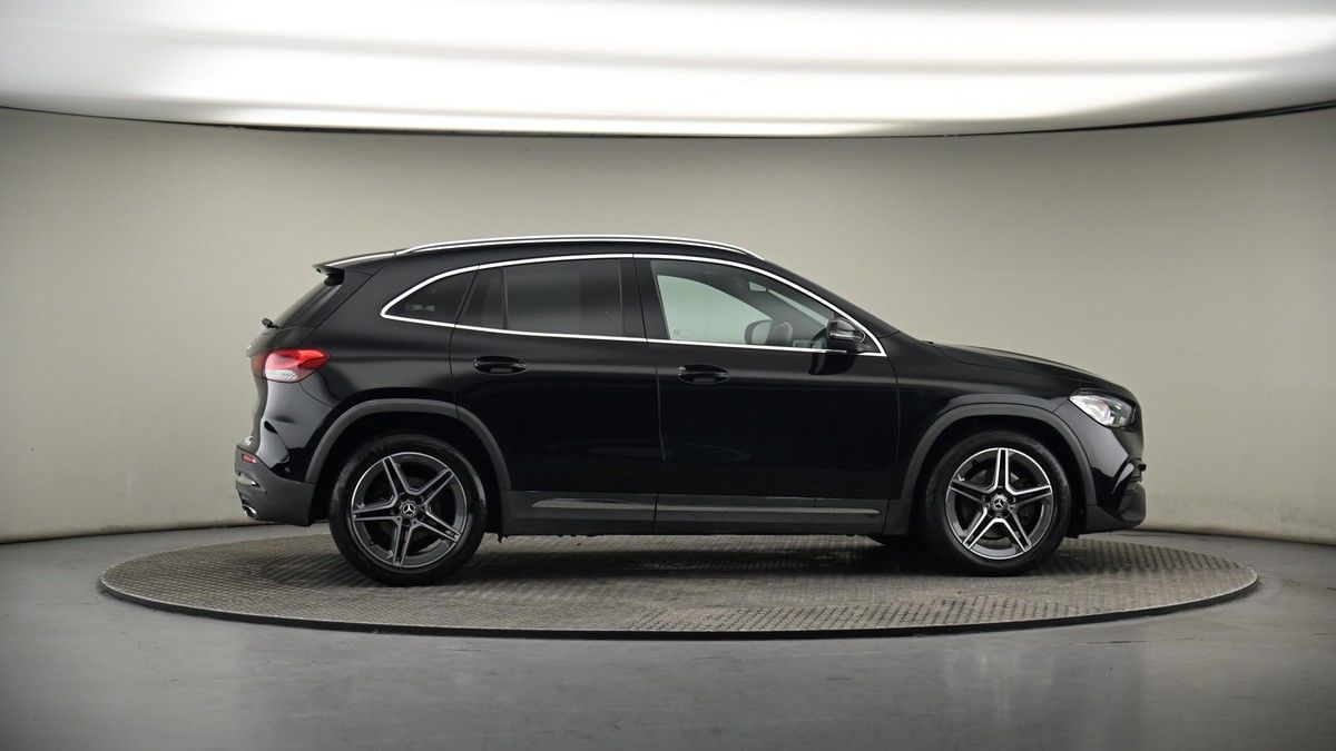 More views of Mercedes-Benz GLA