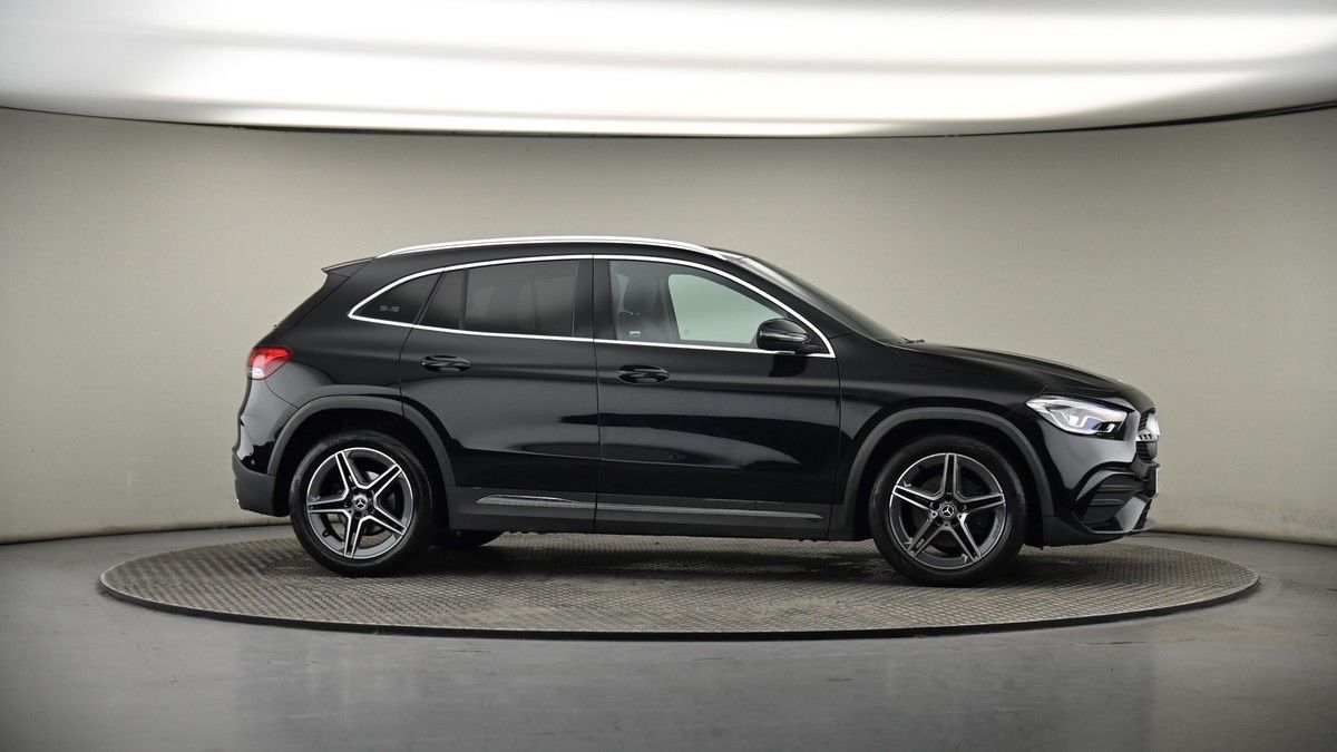 More views of Mercedes-Benz GLA