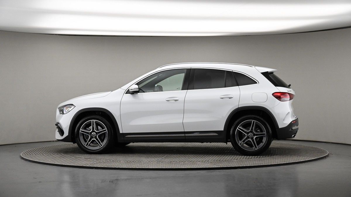 More views of Mercedes-Benz GLA