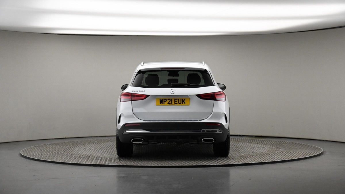 Mercedes-Benz GLA Image 17