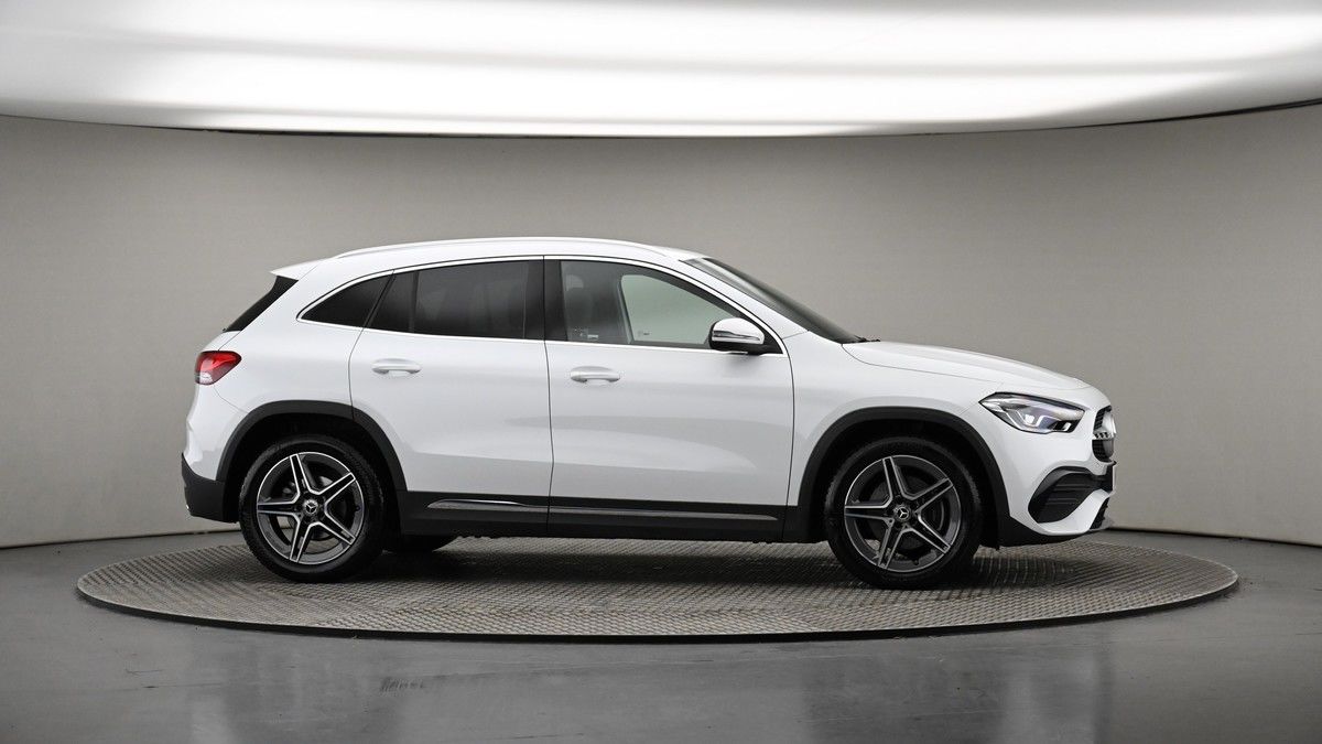 More views of Mercedes-Benz GLA