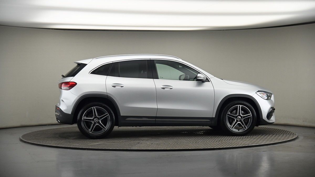 More views of Mercedes-Benz GLA