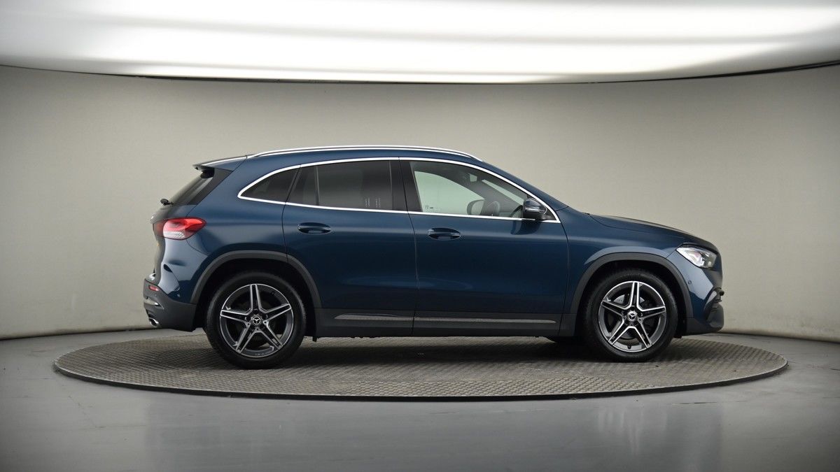 More views of Mercedes-Benz GLA