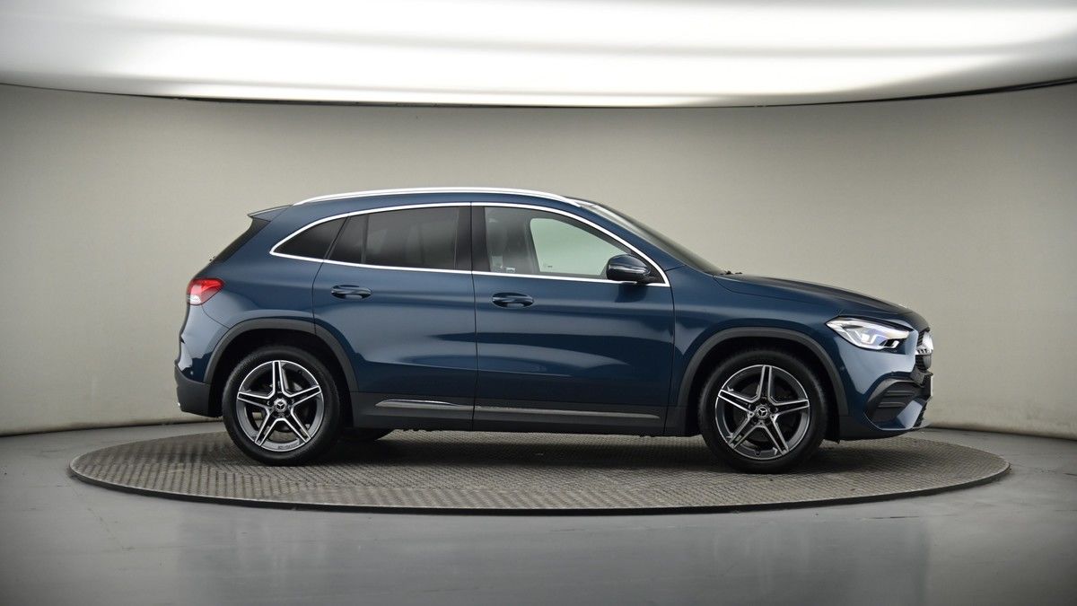 More views of Mercedes-Benz GLA