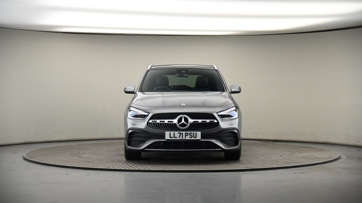 Mercedes-Benz GLA Image 18