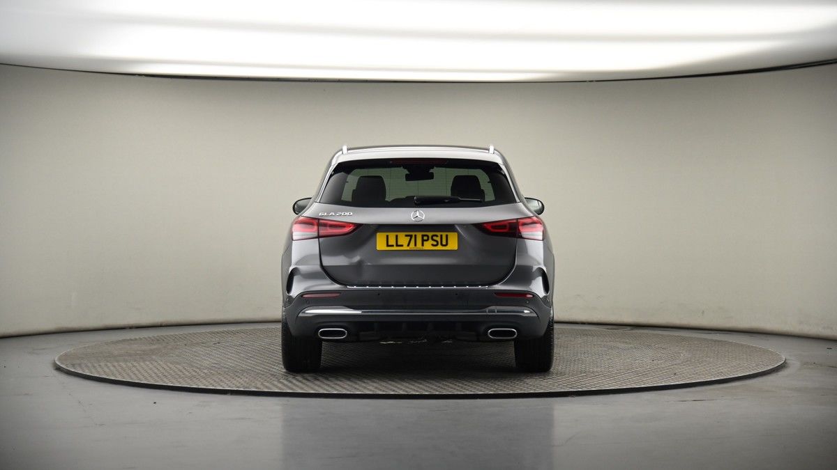 Mercedes-Benz GLA Image 17