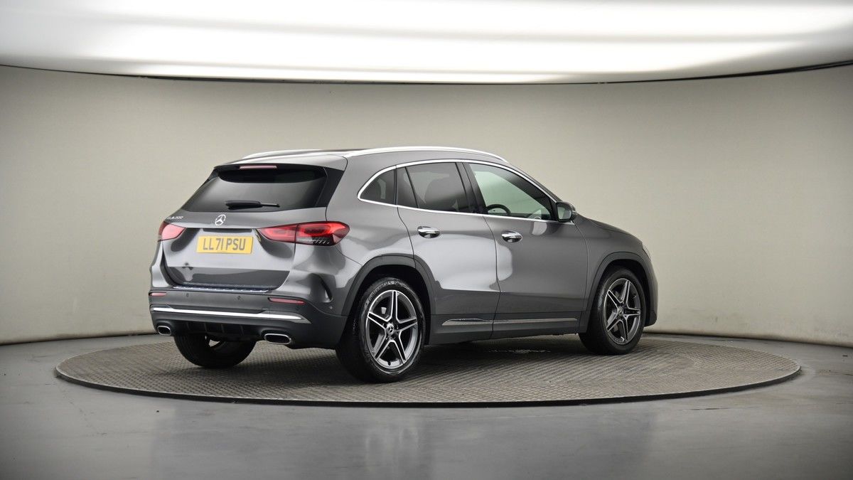 Mercedes-Benz GLA Image 7