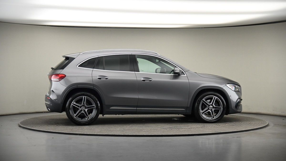 More views of Mercedes-Benz GLA