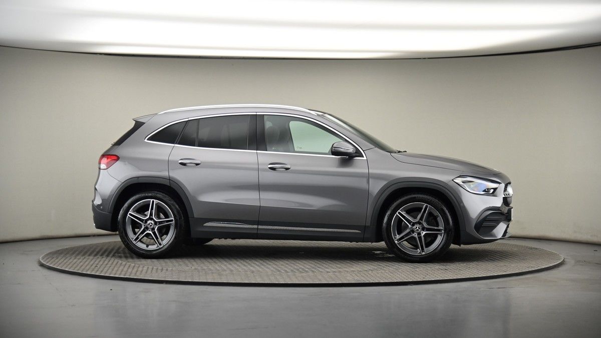 More views of Mercedes-Benz GLA