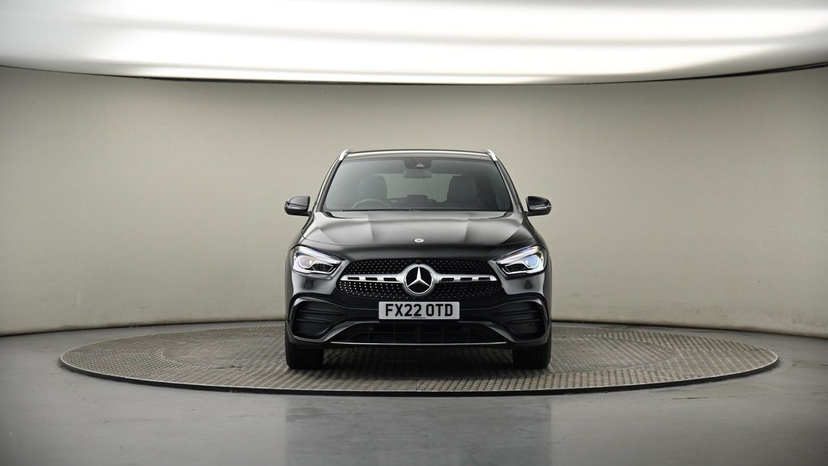 Mercedes-Benz GLA Image 17