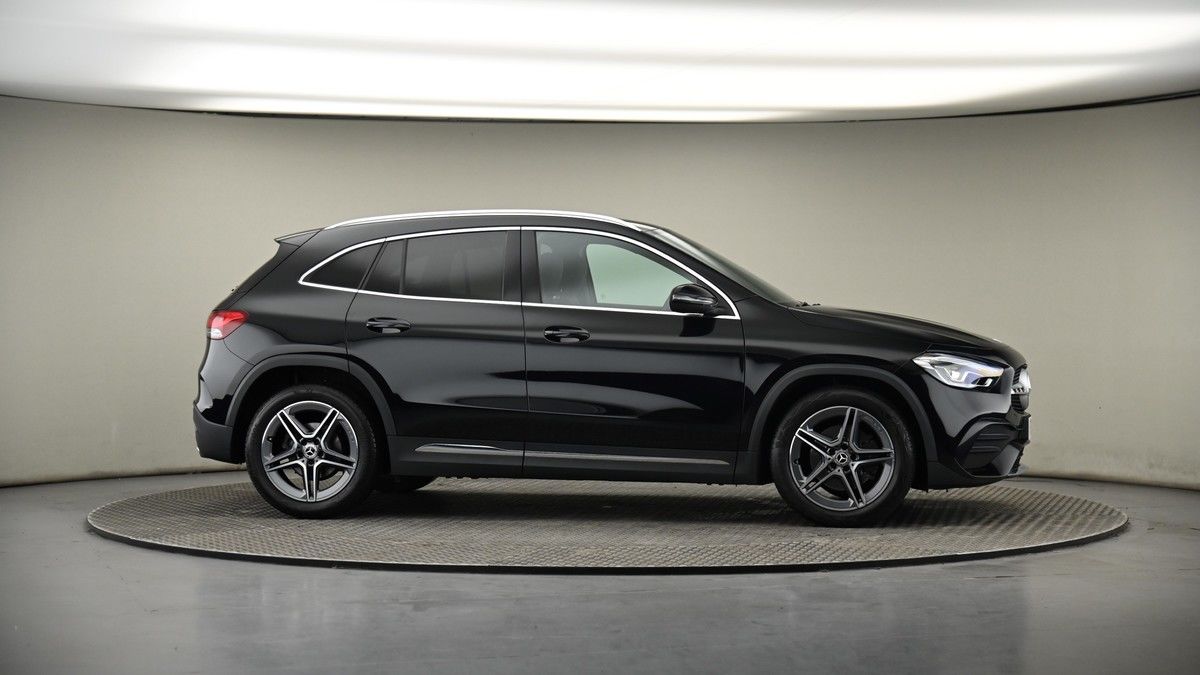 More views of Mercedes-Benz GLA