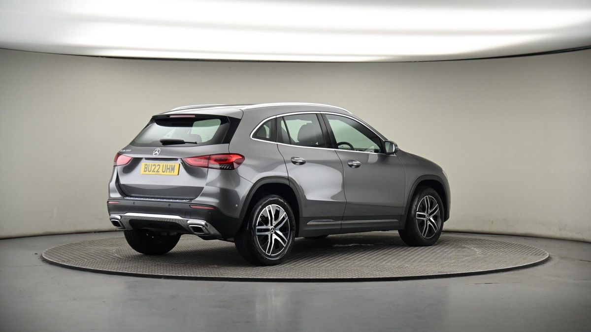 Mercedes-Benz GLA Image 6