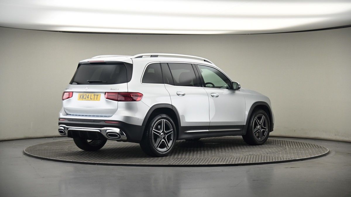 Mercedes-Benz GLB Image 6