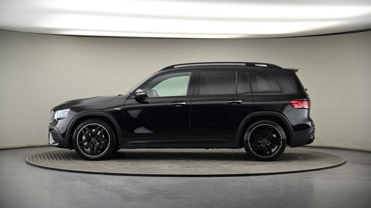 Mercedes-Benz GLB Image 19