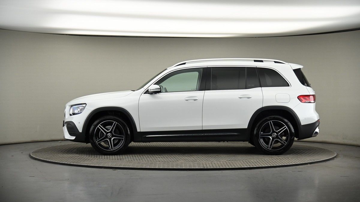 Mercedes-Benz GLB Image 19