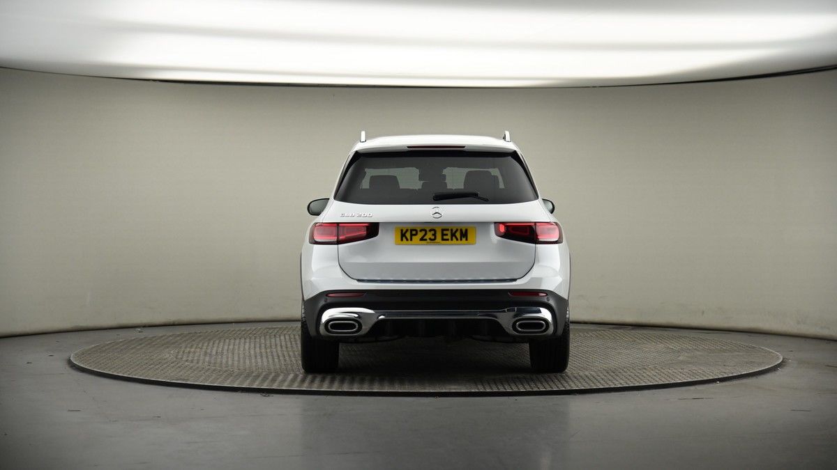 Mercedes-Benz GLB Image 17