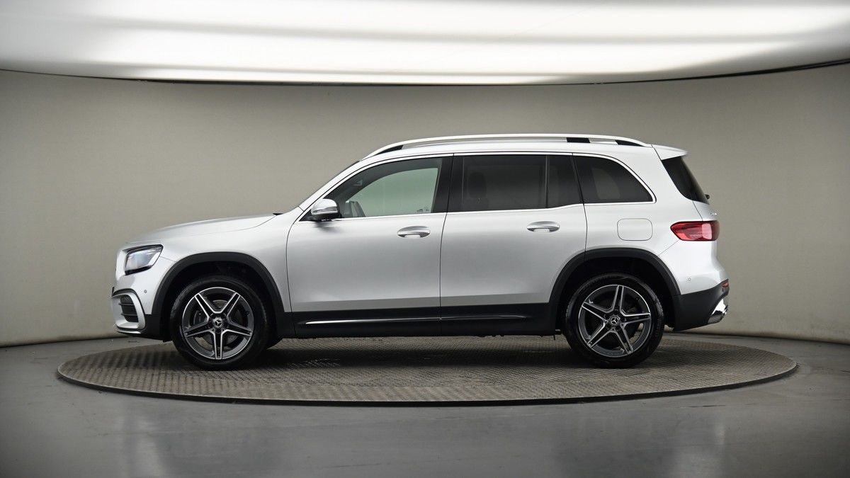 Mercedes-Benz GLB Image 19
