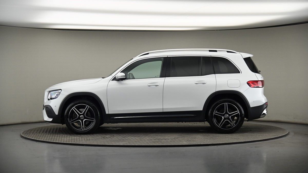 Mercedes-Benz GLB Image 19
