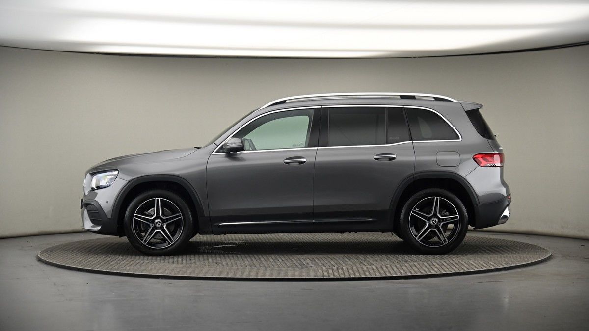Mercedes-Benz GLB Image 18