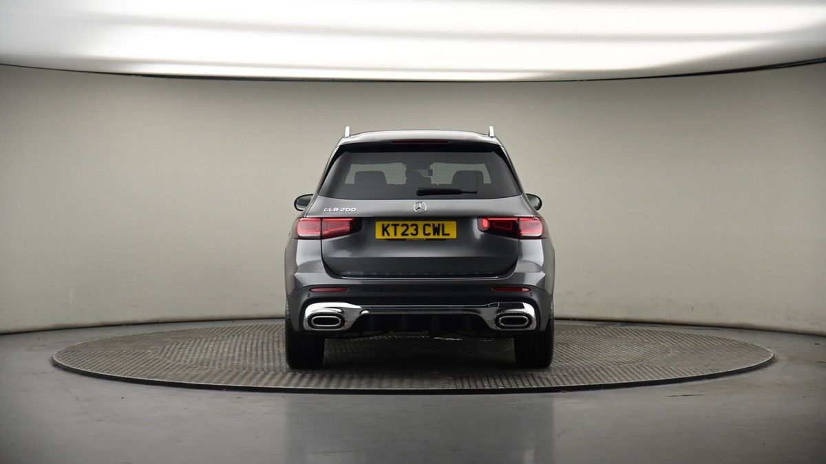 Mercedes-Benz GLB Image 16