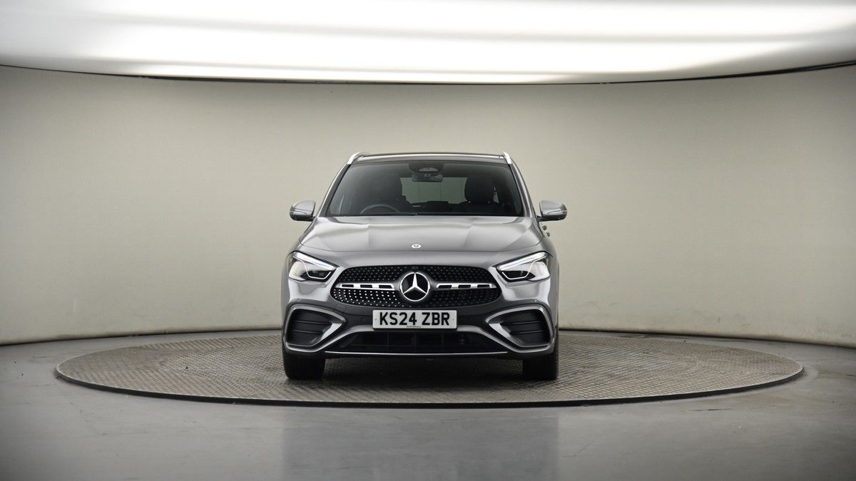 Mercedes-Benz GLA Image 18