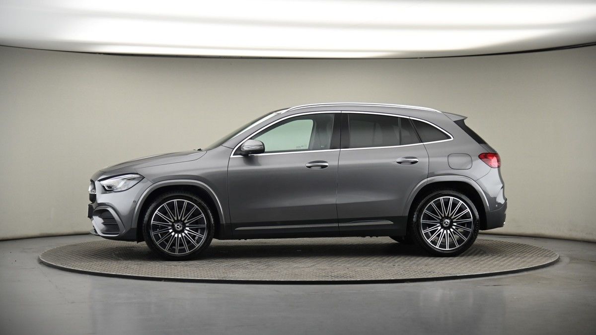 More views of Mercedes-Benz GLA