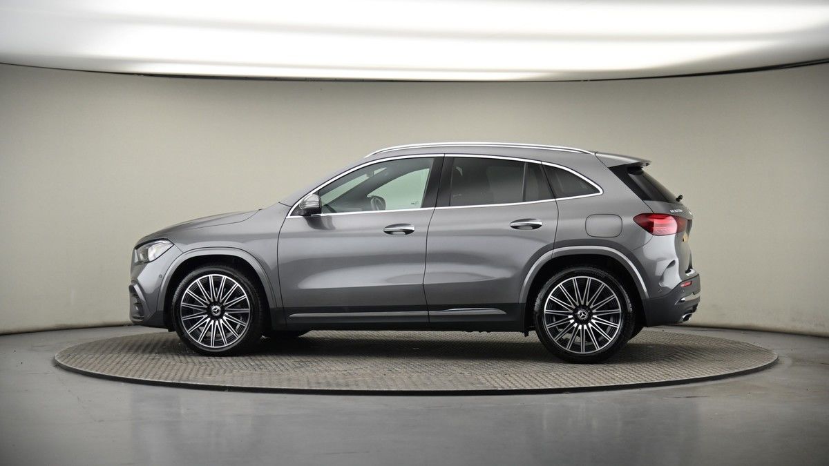 More views of Mercedes-Benz GLA