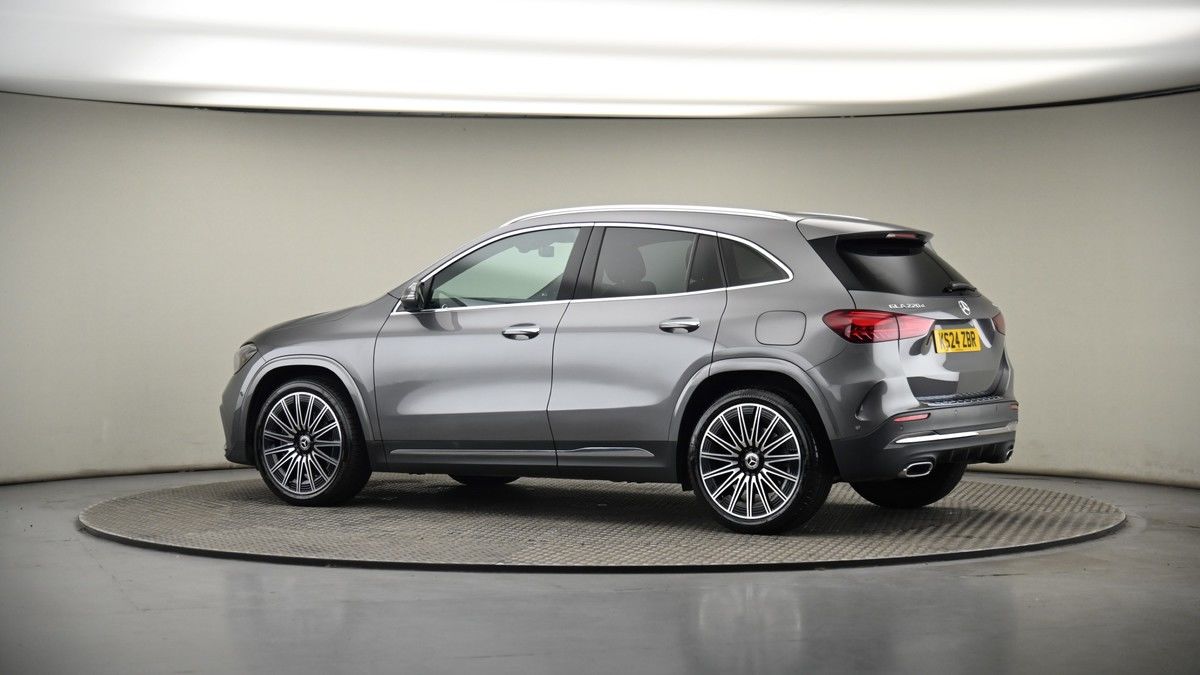 More views of Mercedes-Benz GLA