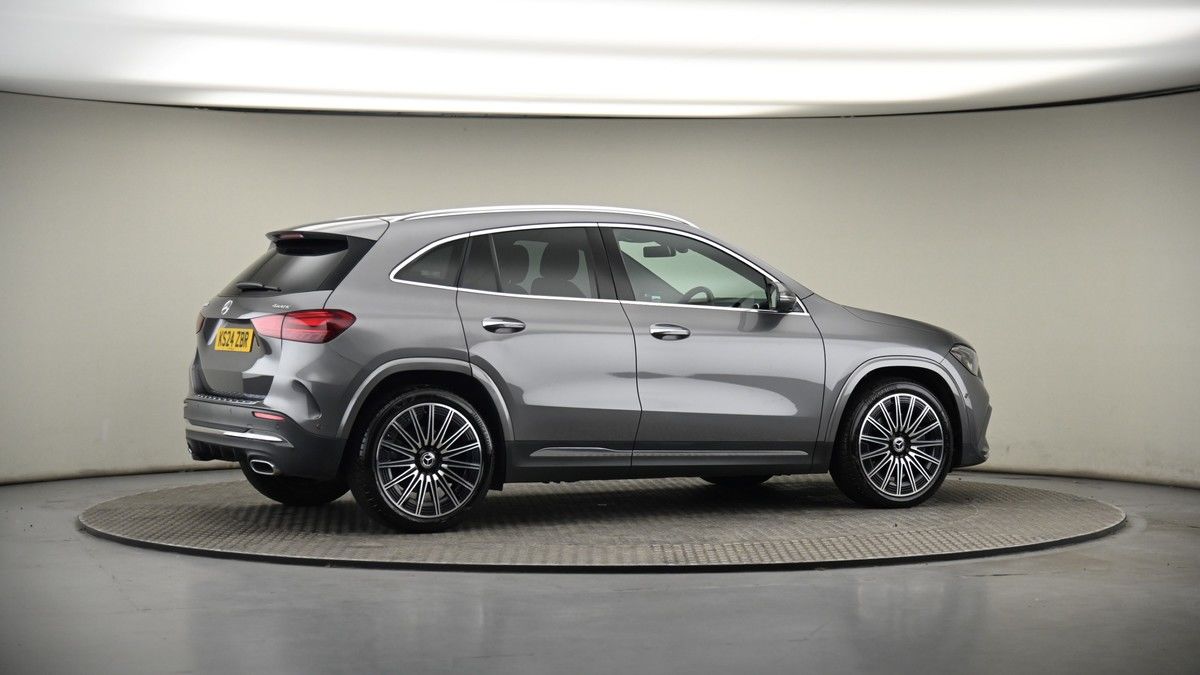 More views of Mercedes-Benz GLA