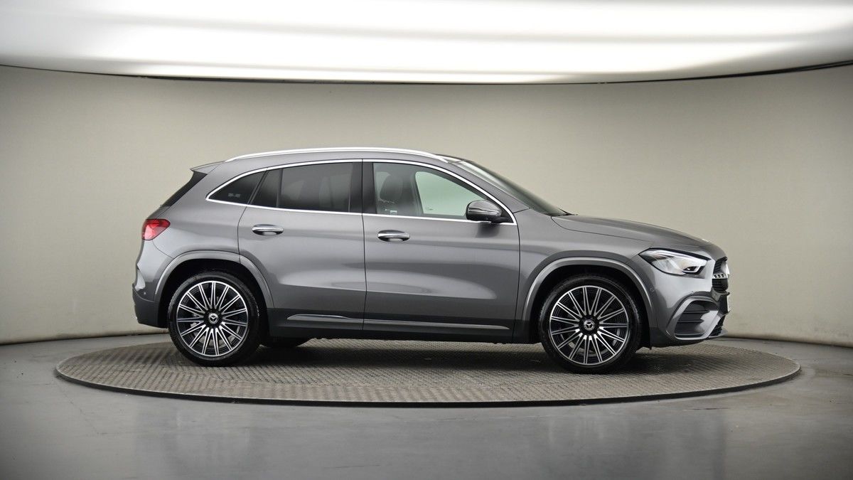 More views of Mercedes-Benz GLA