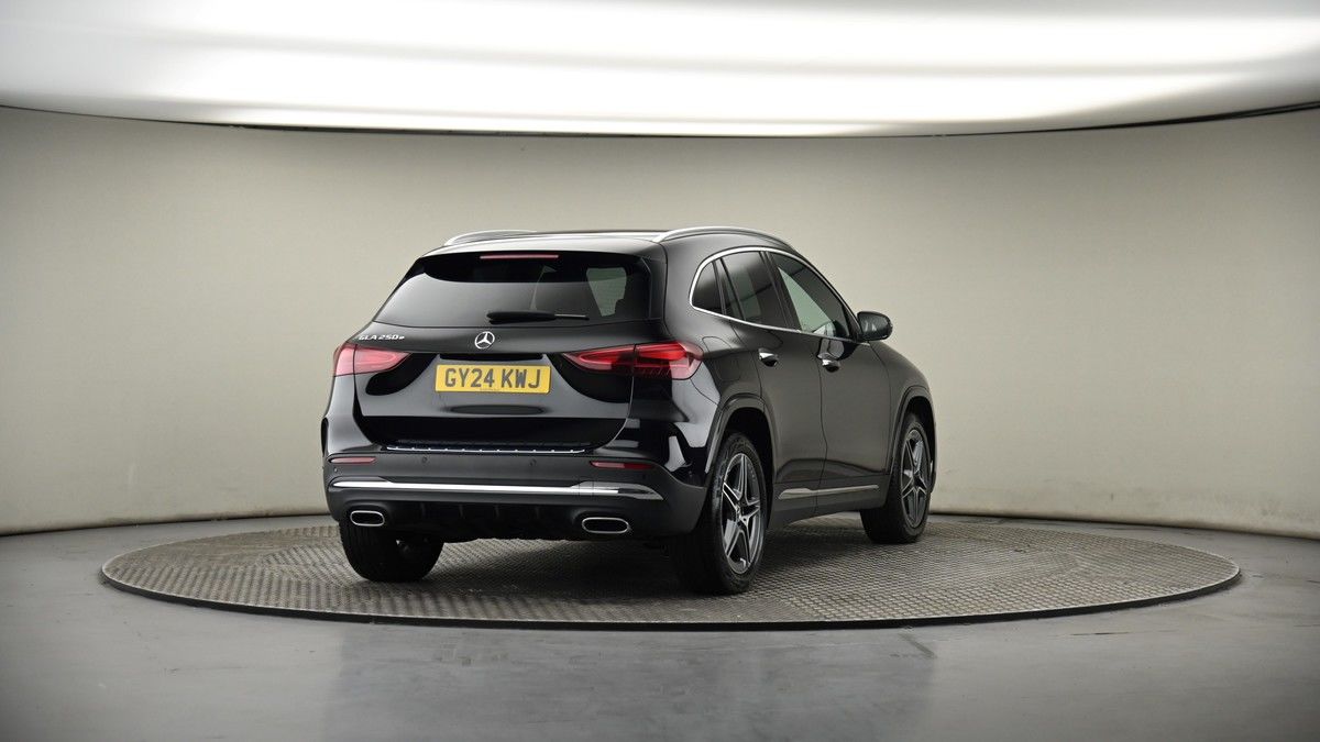 More views of Mercedes-Benz GLA
