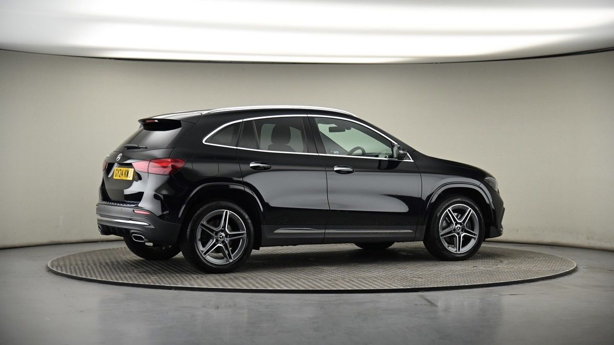 More views of Mercedes-Benz GLA