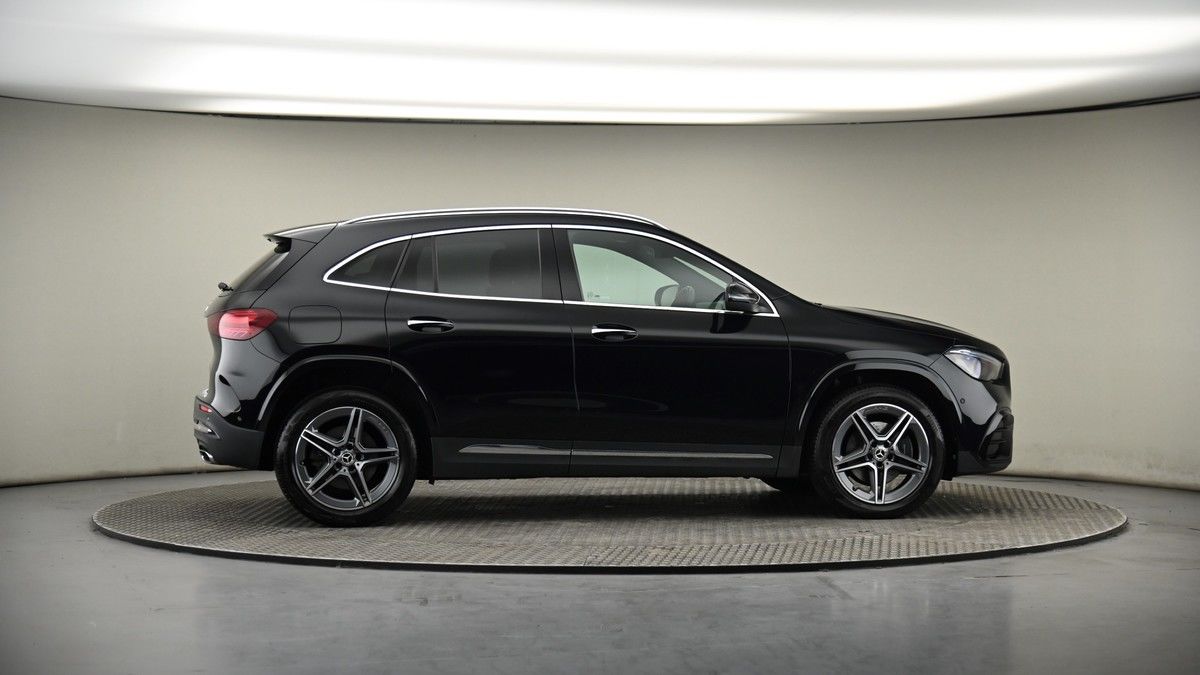 More views of Mercedes-Benz GLA