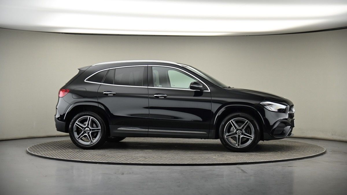 More views of Mercedes-Benz GLA