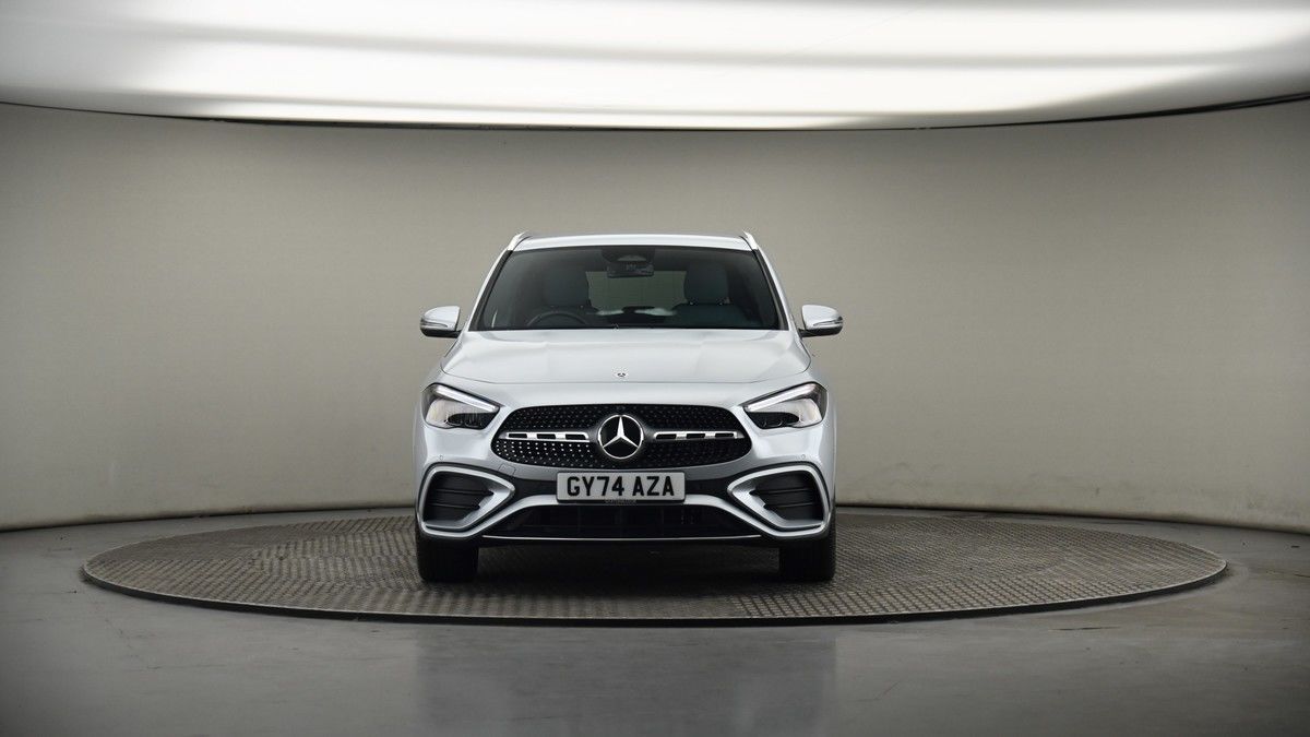 Mercedes-Benz GLA Image 18