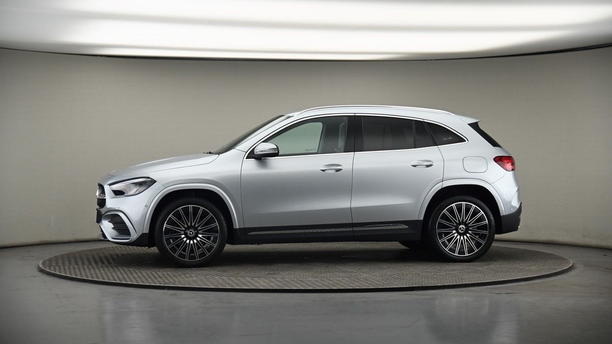 More views of Mercedes-Benz GLA