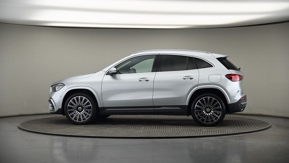 More views of Mercedes-Benz GLA
