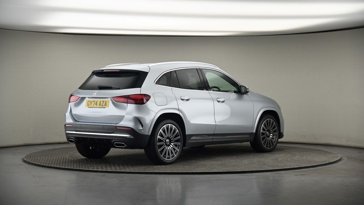 Mercedes-Benz GLA Image 7